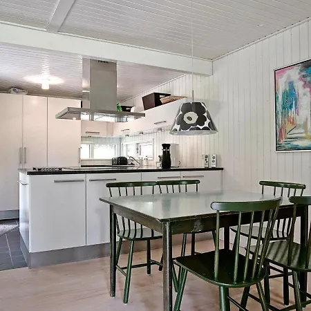 5 Person Holiday In Aakirkeby Vester Somarken