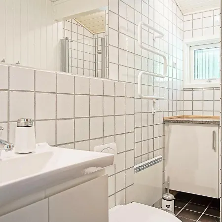 Holiday home 5 Person Holiday In Aakirkeby Vester Somarken