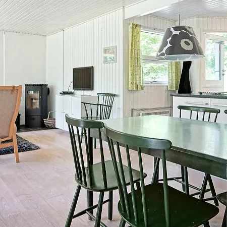 Holiday home 5 Person Holiday In Aakirkeby